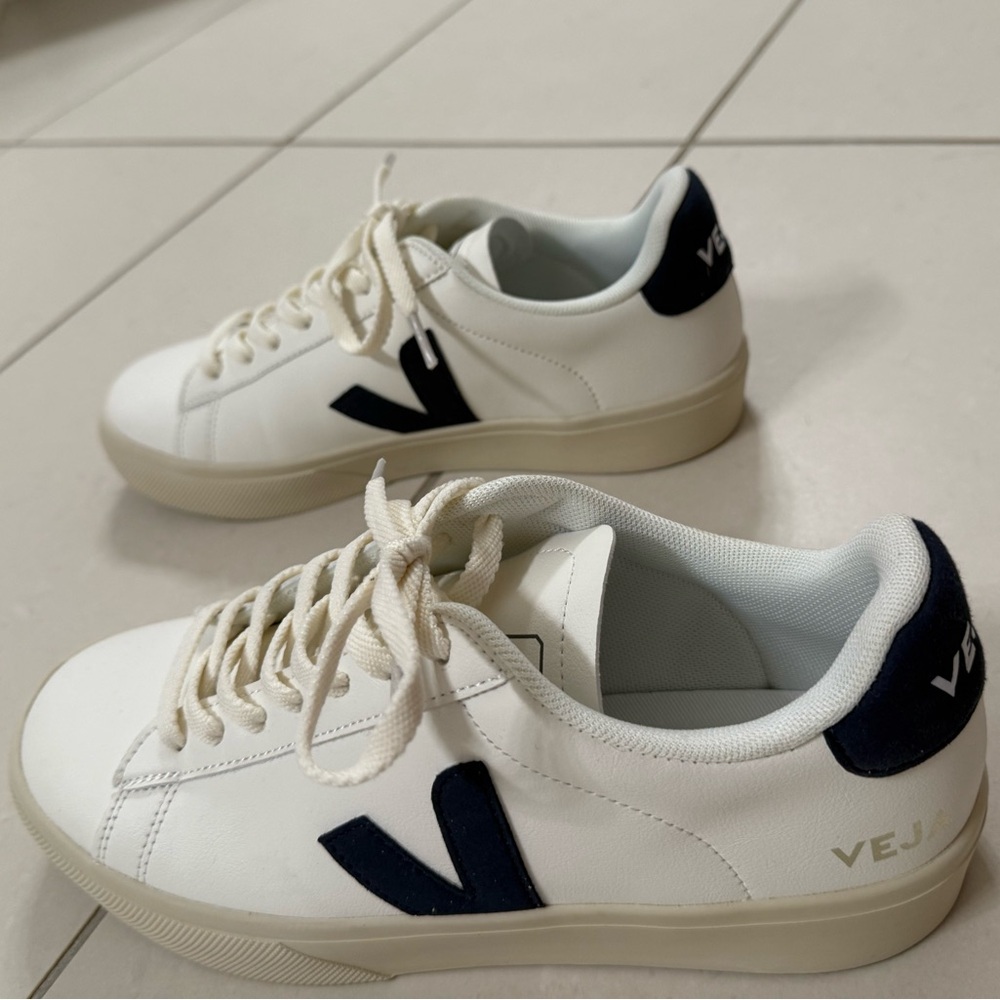 VEJA Campo Leather Sneakers — White/Navy — EU 40 (Fits US Women’s 9) Worn Once - Picture 8 of 11